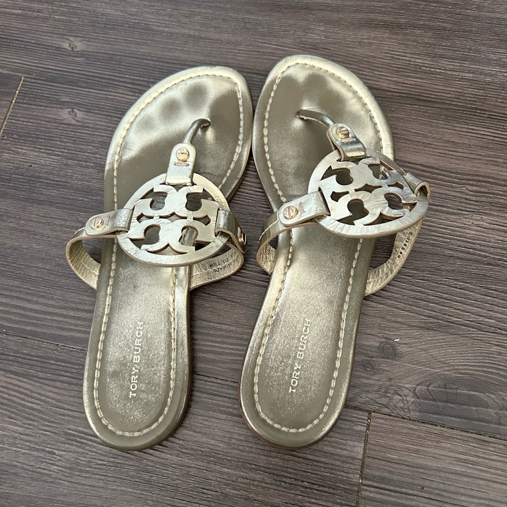 Tory Burch Metallic Silver Logo Thong Sandals - Picture 3 of 7
